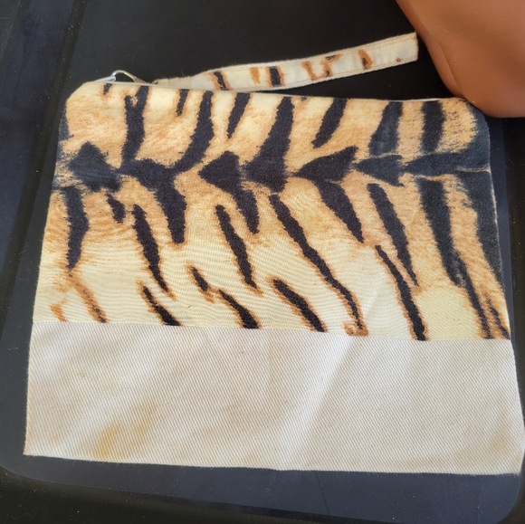 Repurposed acacia print bag/cluch - Picture 2 of 4